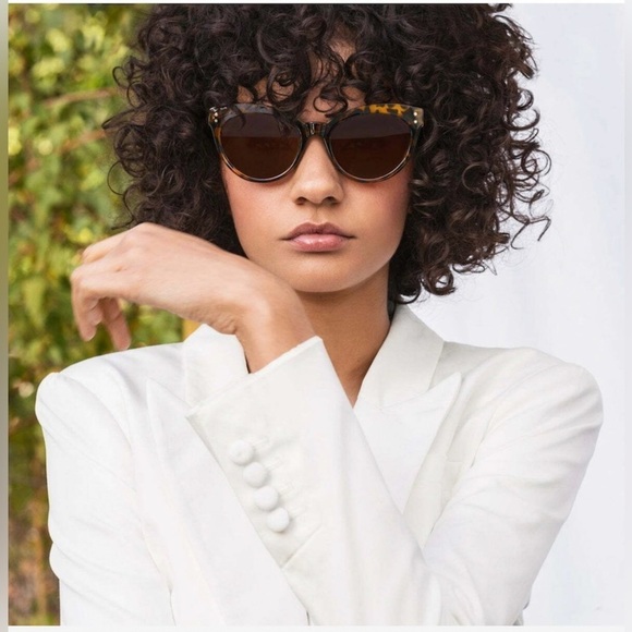 SAINT OWEN x Curateur Wylde Tortoise Shell Sunglasses in Black Faux Leather Case - Picture 2 of 5